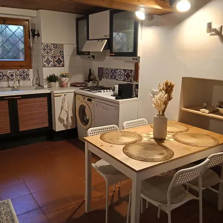 Casa Romantica Vicino Al Centro A アパート